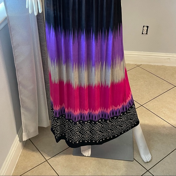 Pink New Women’s striped sleeveless dress size XL
For size 14-16 - Picture 2 of 10